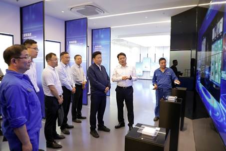 打造向上向前第一象限生力軍 錘煉甘于做人做事作難、受苦受累受屈的企業(yè)家隊(duì)伍——河南投資集團(tuán)黨委書記、董事長劉新勇蒞臨安彩高科開展主題教育調(diào)研